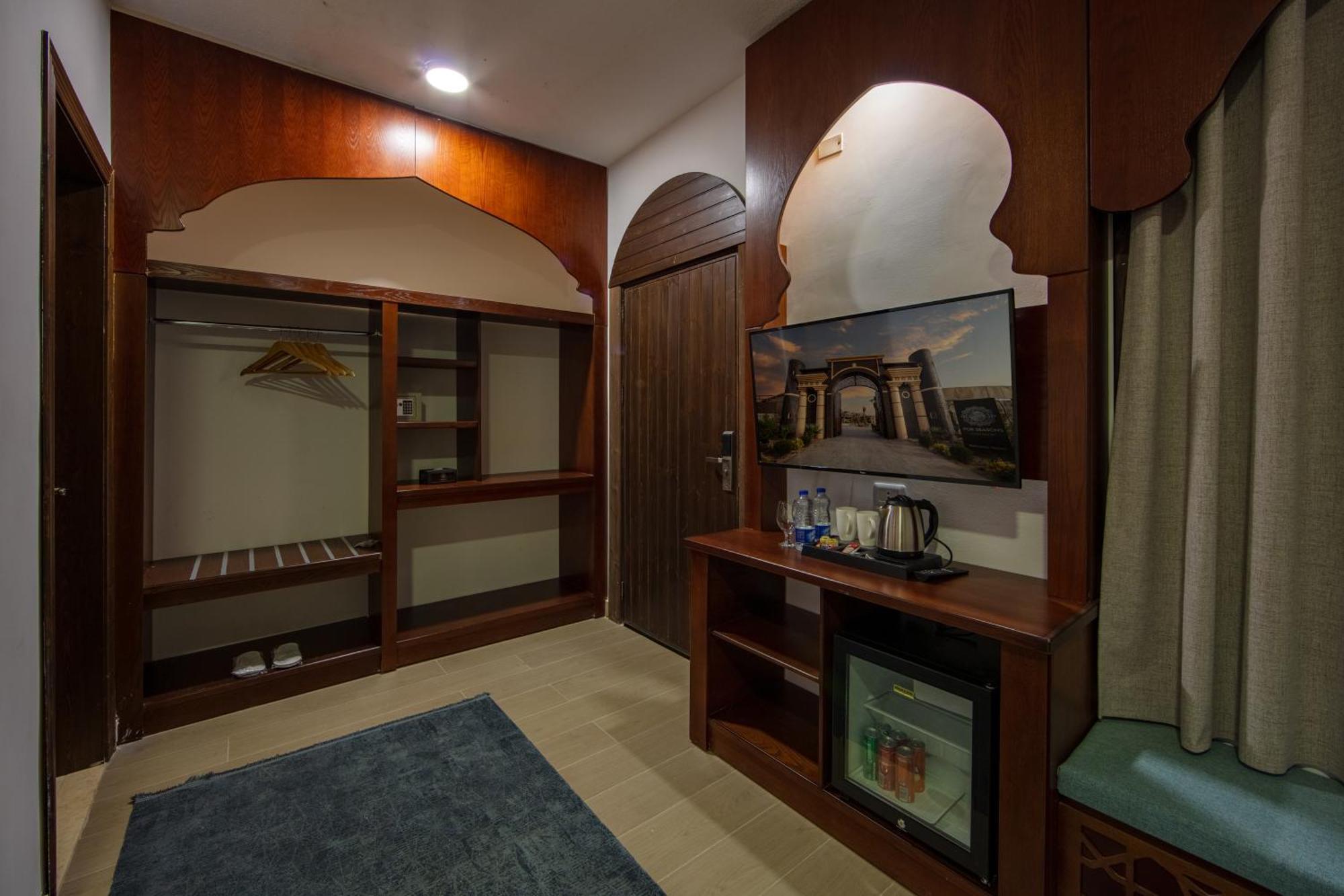 Petra Seasons Luxury Resort Al Hayy Экстерьер фото